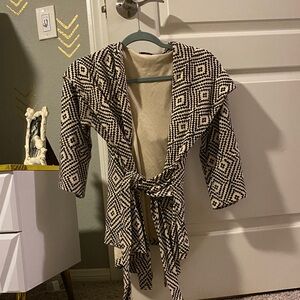 Xtaren Black and Cream Patterned Robe